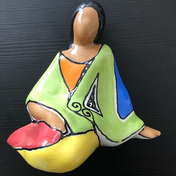 Pottery Ceramic Figure Indigenous Figure Woman signed “Bale 10.324 CR” - Picture 3 of 11